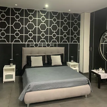 Luxury Mimi Μπάρι